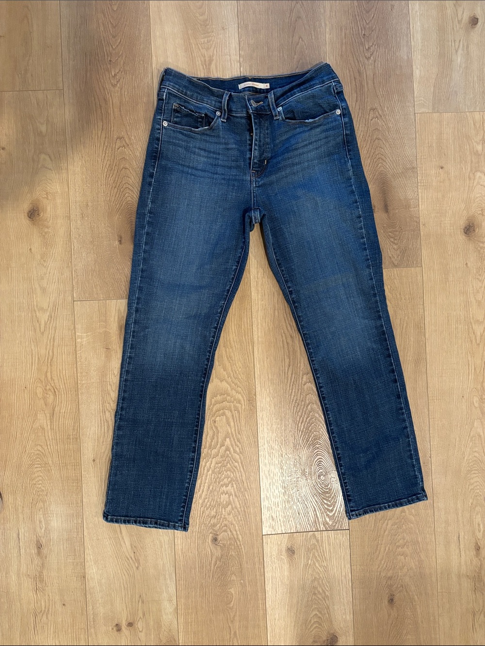Levi’s Women's Classic Straight Jeans - Size 4 Short